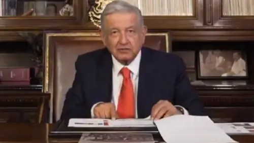 AMLO acusa que todas las columnas de 7 diarios se dedican a atacarlo