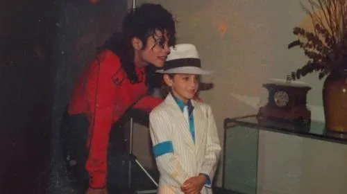 Michael Jackson abusó de dos niños mexicanos en los 80: FBI