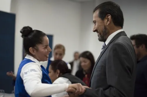 AEO reconoce el trabajo, humanismo y trascendencia del personal de Enfermería del HUP