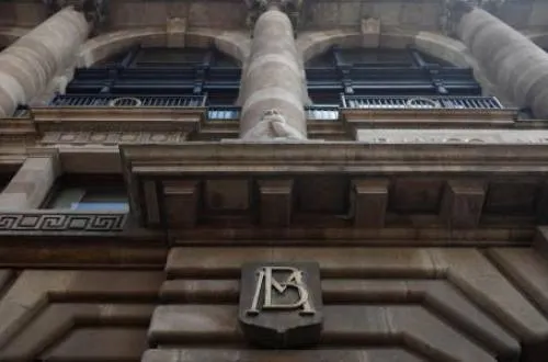 Banxico ve aumento en riesgos para la inflación