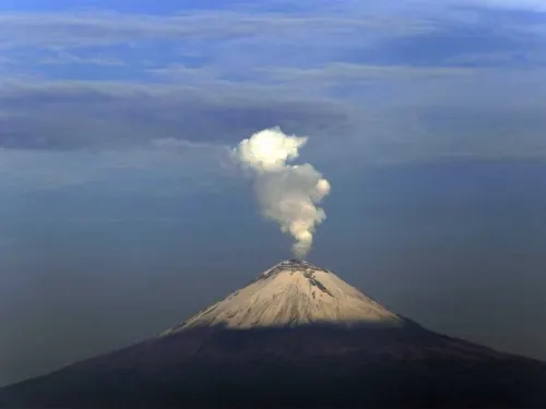 ‘Vibraciones del volcán está dañando nuestras viviendas’