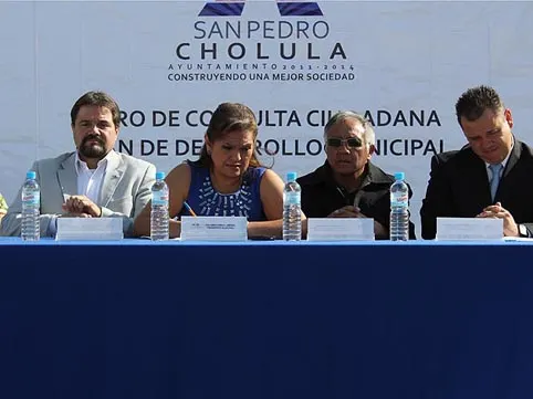 Comerciantes denuncian intereses ocultos en reubicación ordenada por Dolores Parra