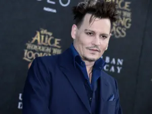 Johnny Depp y ministro australiano polemizan públicamente