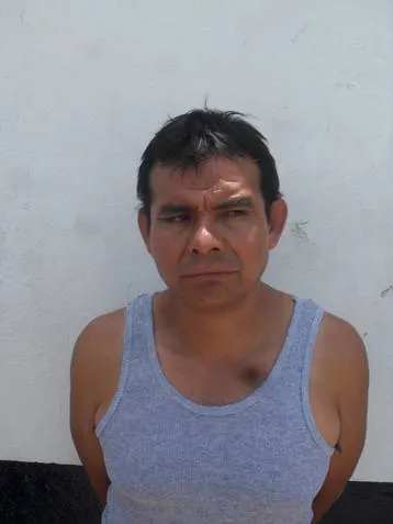 Presunto ladrón asegurado en el Mercado Héroes de Puebla
