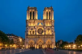 Notre Dame vuelve a abrir puertas tras el devastador incendio de 2019