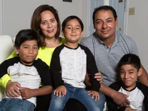 Frenan en Canadá deportación de una familia mexicana