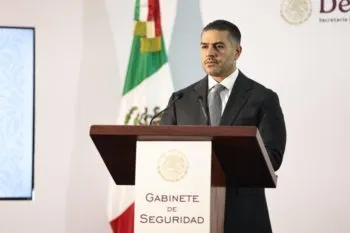 No hay indicios de nexos entre escoltas de Carlos Manzo y el crimen organizado: García Harfuch