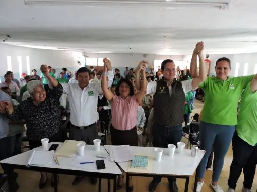 Ejidatarios de San Nicolás Tetitzintla van con Tepole y Kuri
