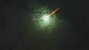 Meteorito estalla en atmósfera de la capital poblana