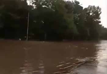 Fuerte lluvia provocó desbordamiento de agua en inmediaciones de la Laguna de San Baltazar