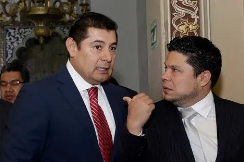 Llaman a impedir “acto ilegal” de Muñoz Ledo
