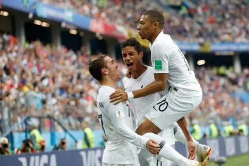Francia vuelve a las semifinales 12 años después
