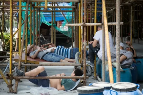 Por ola de calor, temperaturas de 63 grados en Kuwait han dejado cinco muertos