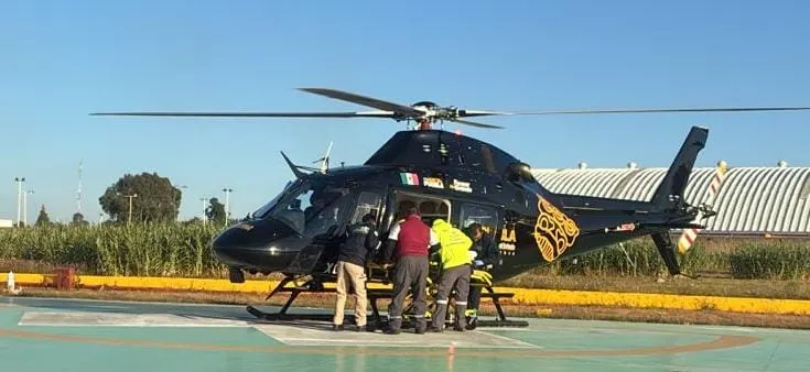 Trasladan en ambulancia aérea a menor con dengue grave en Puebla