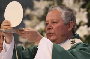 Arzobispo de Puebla pide unirse para evitar feminicidios