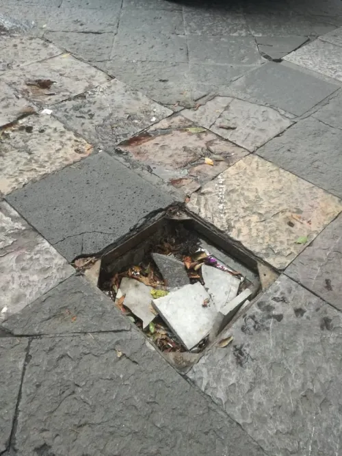 Laja mortal a unos pasos del Palacio Municipal