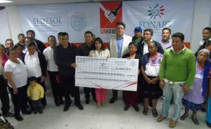 Gobierno federal entrega 716 mil pesos a artesanos de 13 municipios