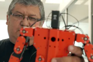 Mocencahua Mora, el amigo de los robots