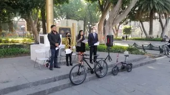 Activistas se amparan contra retiro de bolardos en la capital poblana