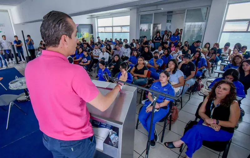 El país cambiará a medida que haya ciudadanos comprometidos, como lo demostró la Marea Rosa: Mario Riestra