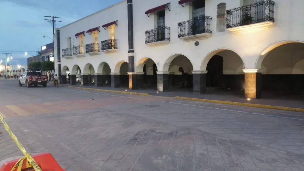 En operativo en penal de Huejotzingo, aseguran droga, armas y celulares