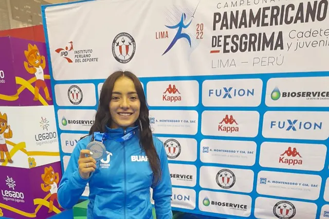 Estudiante BUAP gana plata en el Campeonato de Esgrima Lima 2022