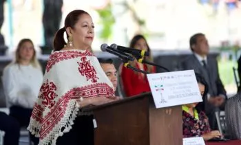 Historia se escribe con nombre de mujer, asegura Laura Artemisa al recordar a la Corregidora