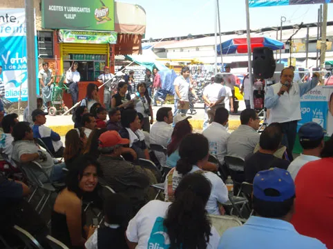 Islas denuncia excesiva campaña de sus adversarios