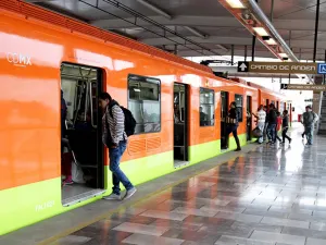 Deslave afecta Línea 2 del Metro; suspenden servicio de Taxqueña a Xola