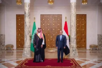 Arabia Saudita busca respaldo de Egipto ante ataques hutíes que amenazan el mar Rojo