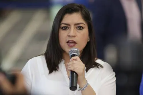 Claudia Rivera pedirá que ayuntamientos no organicen plebiscitos