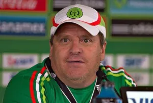 Bajo lupa, comportamiento en redes sociales de Miguel Herrera