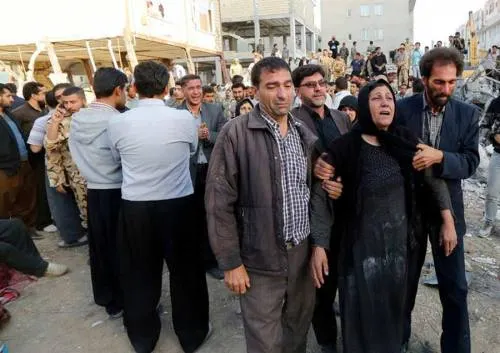 Contabilizan más de 530 muertos en Irán e Irak tras sismo