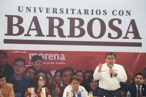 Barbosa exige a Cárdenas que se faje los pantalones y reconozca participación en guerra sucia