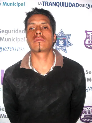 Policía municipal de Puebla aseguró a presunto ladrón de casa habitación