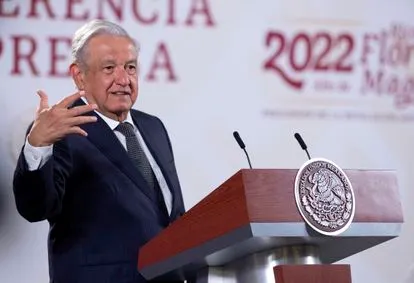 AMLO  se reúne con dirigencia de Morena
