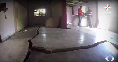 Sismo partió a la mitad casas de Paredón, comunidad pesquera de Chiapas