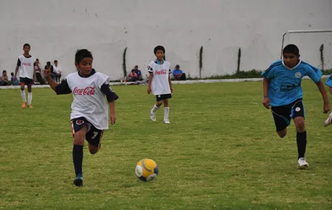 Deporte municipal convoca al campo de pruebas para conformar selección municipal de soccer