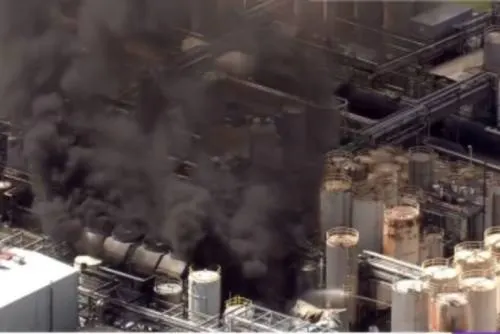 Registran incendio en planta química de Texas, EU