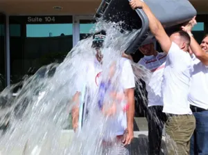 Al menos 12 millones de litros de agua se pierden por #IceBucketChallenge
