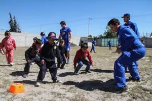 Realizan Borregos Puebla de futbol americano labor social