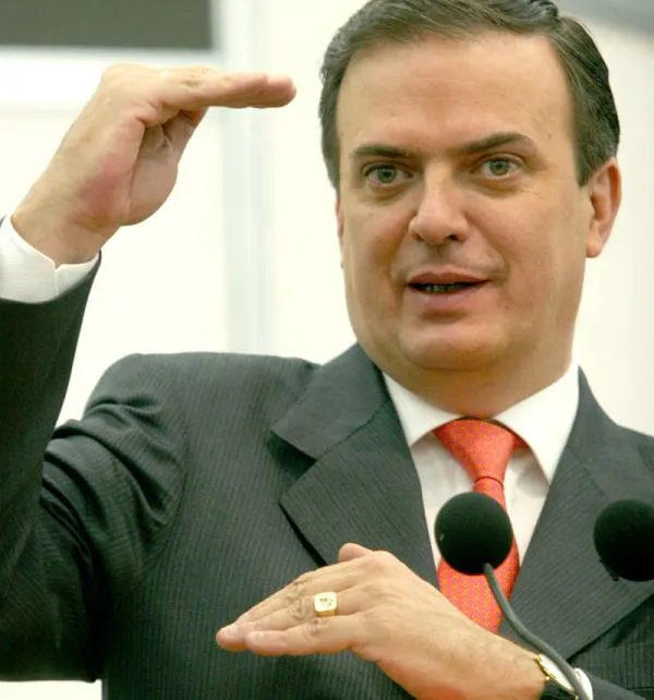 Hoy se despide Ebrard y analiza ser líder nacional del PRD
