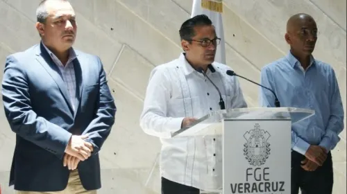 Hay dos líneas de investigación en caso Minatitlán: fiscal