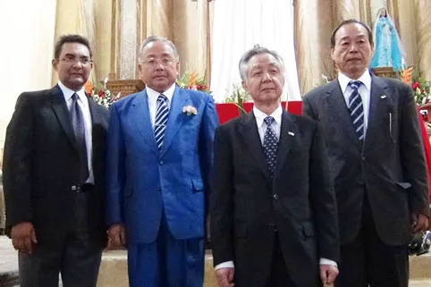 Alcalde de Tecamachalco se llevó de viaje a su esposa a Japón