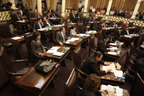 Congreso designó a comisión para renovar IEE y TEE