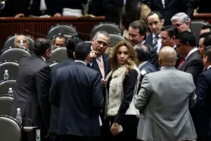 En bloque acepta Congreso de la Unión reformas para impedir manifestaciones