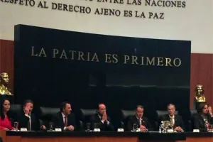 Presidente de Francia es recibido en Senado