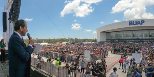 Todos juntos hacemos que la BUAP sea grande, poderosa y, sobre todo, autónoma: Esparza
