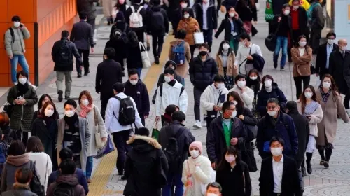 Japón detecta cinco casos de nueva cepa de COVID-19