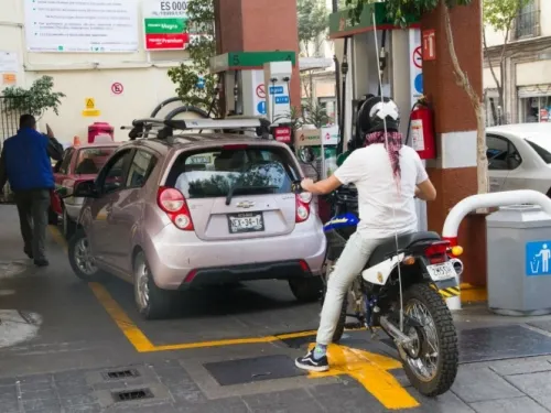 ¡Increíble! Estas gasolineras te echan litros de más